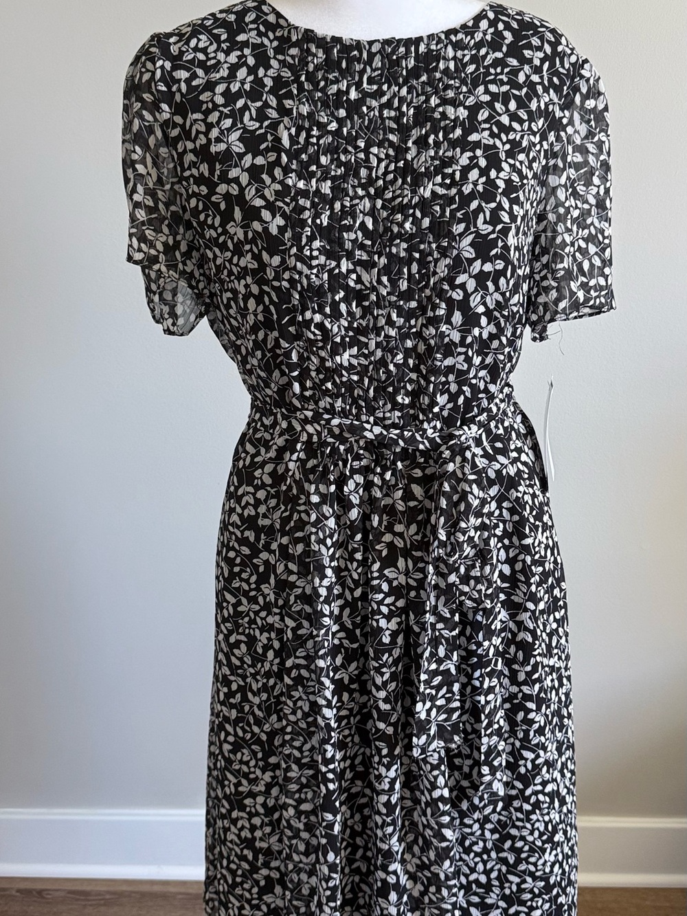 Everlily Black White Floral Short Sleeve Belted Lined Summer Dress Size L NEW
